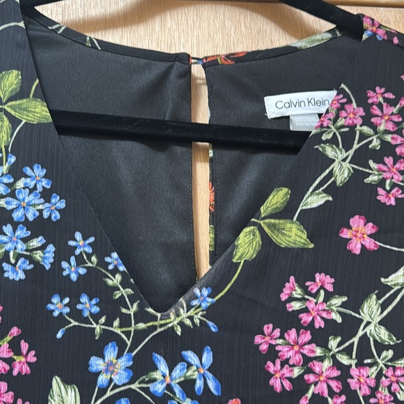 NWT! Calvin Klein Floral Dress - Picture 5 of 9